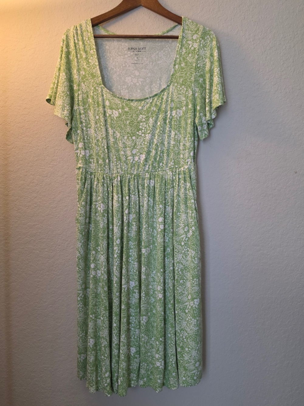 Torrid Dress Womens 0 Green Floral Maxi Scoop Neck Empire Waist Pleated